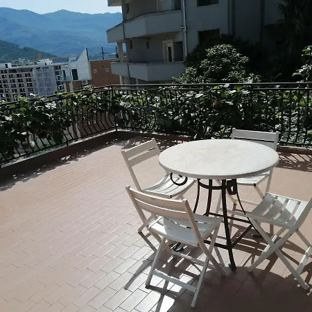 Lovely With Big Terrace In Lejlighed